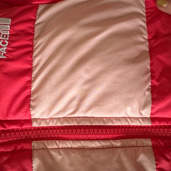Well cared for pink toddler down filled the north face jacket - Picture 3 of 5